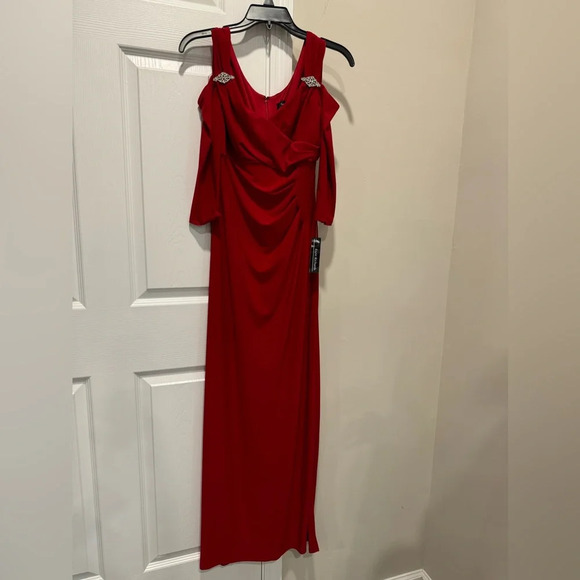 R&M Richards Floor Length Column Style Evening Gown in red   Sz :6 - Picture 5 of 10